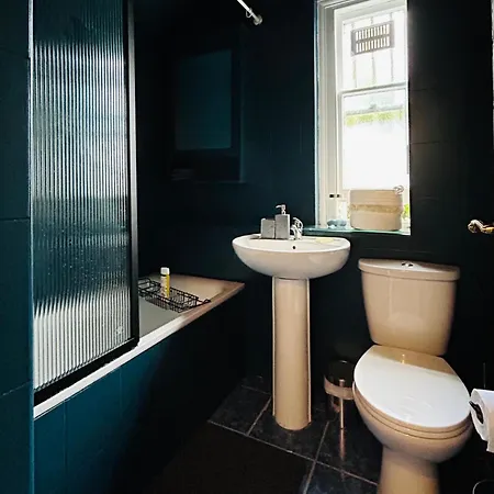 Kensington Grand Apartment *
