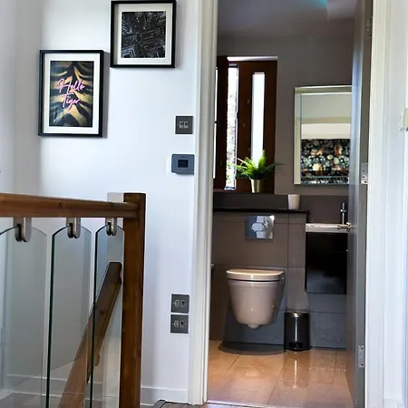 Holiday home Luxurious 3bed House With Bath & Garden *
