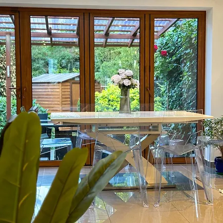 Luxurious 3bed House With Bath & Garden Holiday home London