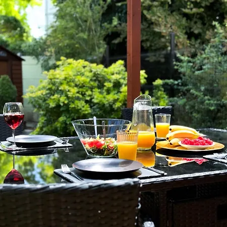 Luxurious 3bed House With Bath & Garden Holiday home London