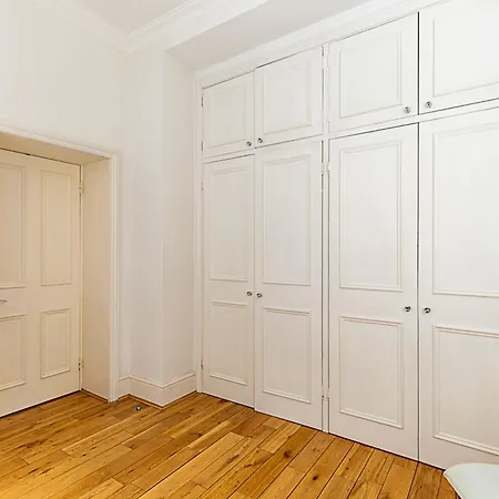 Kensington Tranquility Elegant Two-bed Retreat London