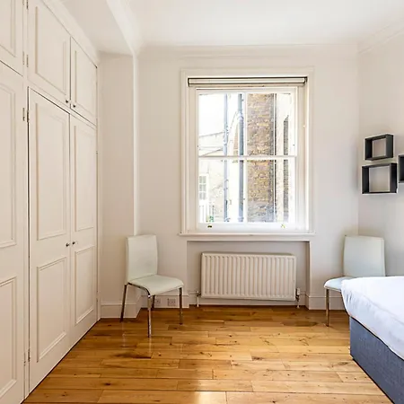 Kensington Tranquility Elegant Two-bed Retreat * London