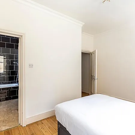 Apartment Kensington Tranquility Elegant Two-bed Retreat