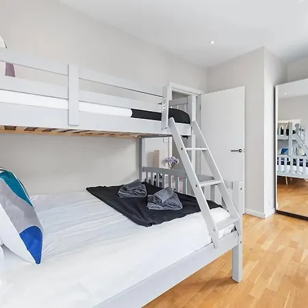 Metro Marvel: 1-bed Gem Apartment London