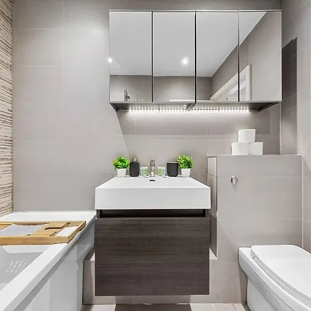 Metro Marvel: 1-bed Gem * London