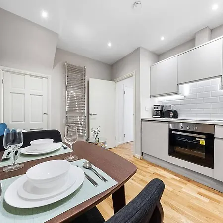 Metro Marvel: 1-bed Gem