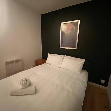 ✰free Private Parking✰80s Retro 1bedroom Serviced Canary Wharf Perfect For Families Business & Leisure Guests Apartment London