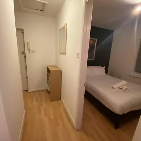 ✰free Private Parking✰80s Retro 1bedroom Serviced Canary Wharf Perfect For Families Business & Leisure Guests Apartment *