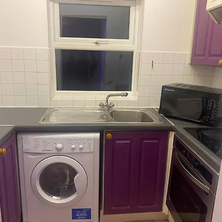 ✰free Private Parking✰80s Retro 1bedroom Serviced Canary Wharf Perfect For Families Business & Leisure Guests London