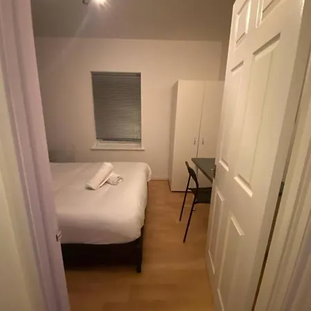 ✰free Private Parking✰80s Retro 1bedroom Serviced Canary Wharf Perfect For Families Business & Leisure Guests Apartment *