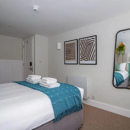 Апартаменты 37 Doughty Street *