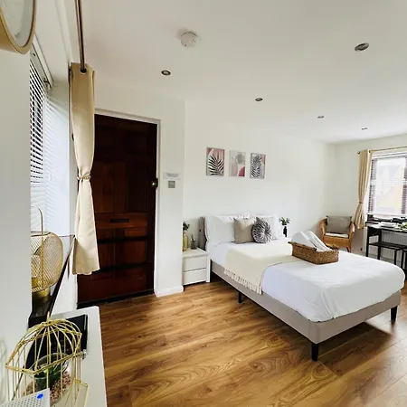 Apartment Studio Apartment London
