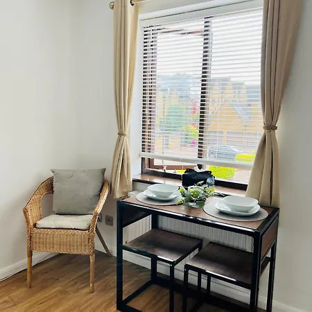 Studio Apartment *