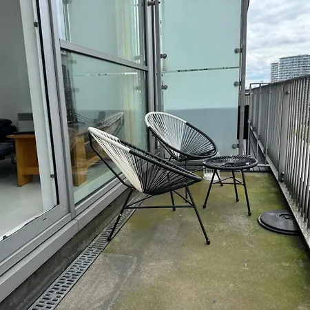 Luxury 3 Bed Apartment London