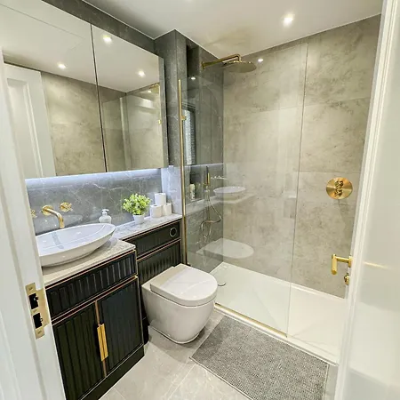 Lavish 2 Bedroom Flat With Private Balcony In Clerkenwell, Barbican Appartamento