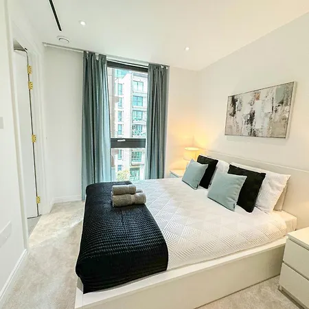 Lavish 2 Bedroom Flat With Private Balcony In Clerkenwell, Barbican * Londra