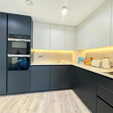 Apartment Lavish 2 Bedroom Flat With Private Balcony In Clerkenwell, Barbican London