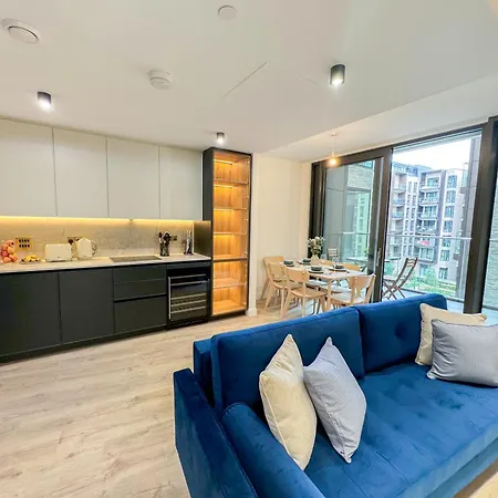 Apartment Lavish 2 Bedroom Flat With Private Balcony In Clerkenwell, Barbican London