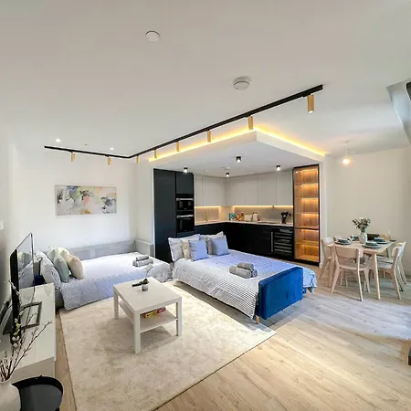Lavish 2 Bedroom Flat With Private Balcony In Clerkenwell, Barbican * Londra