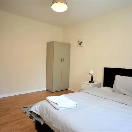 3 Bed House By White Hart Lane *
