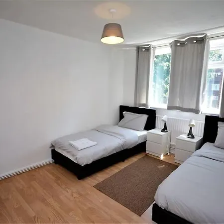 3 Bed House By White Hart Lane *