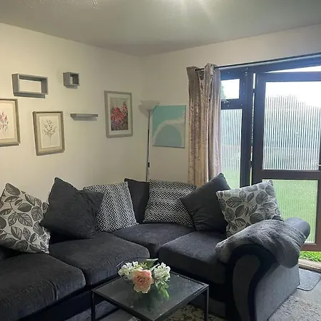 Private Close To Train Station