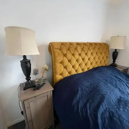 Private Close To Train Station