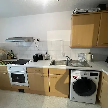Private Close To Train Station Apartment *