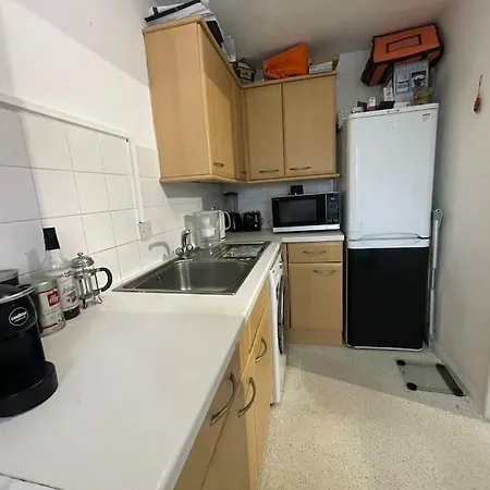 Private Close To Train Station