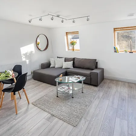 Apartment Modern 2-bedroom Flat In Vibrant East