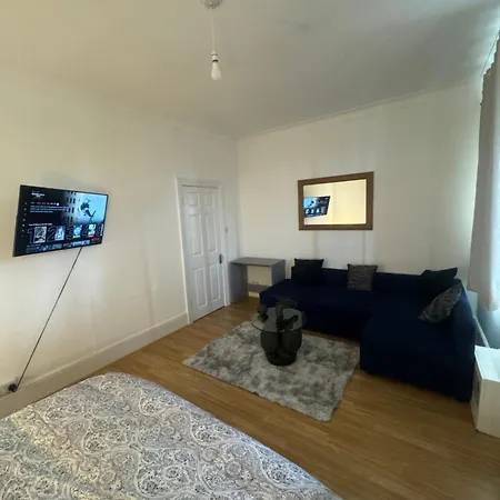 Master Grove Guest house *