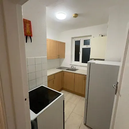 Guest house Master Grove New Southgate