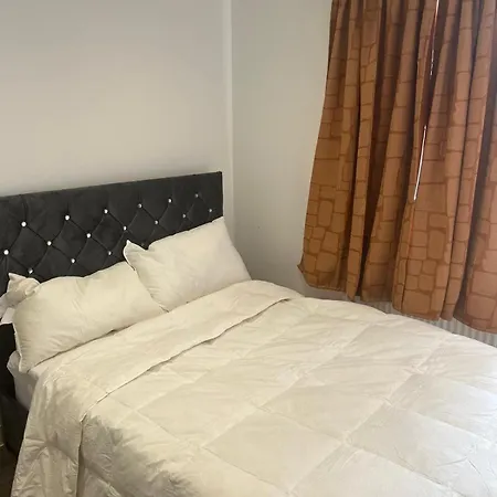 Redline Homes Holiday home *