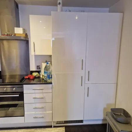 Flat 503 Prioress House 5-7 Loxford Road Barking Ig11 8sd Homestay