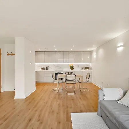 Flat 315, 33 Birtton Street Apartment *