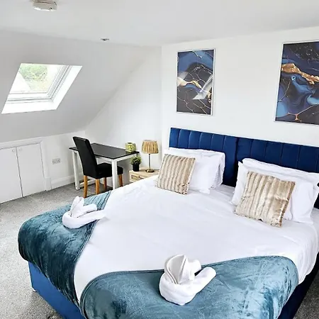 Apartment Bse Homes & Ltd Manford 3-bedroom Home, Chigwell ,greater London With Parking Sleeps 6