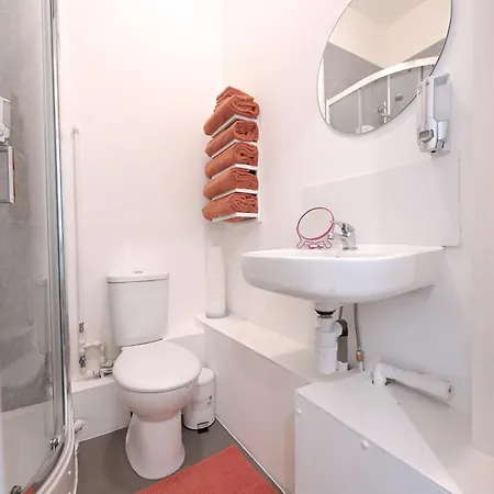 3 Apartment *
