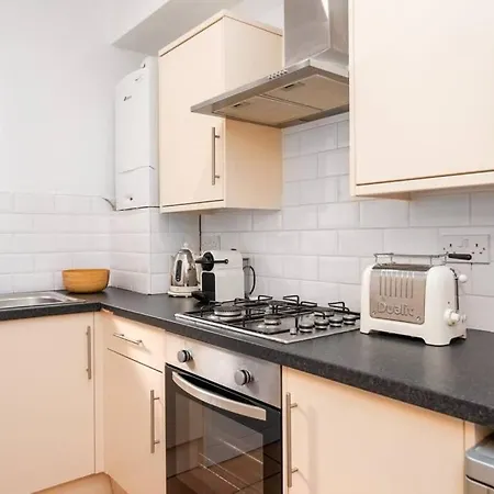 Beautiful & Cosy 1-bedroom In Clapham Apartment