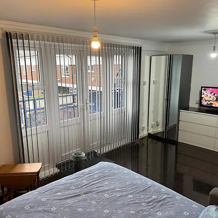 Homestay Large Private With Balcony London