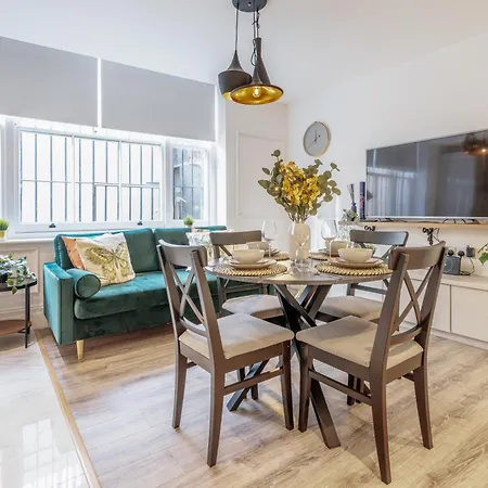 Hyde Park 2bedrooms 1bath *