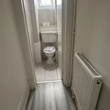 Ground Floor One Bedroom Flat * London
