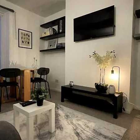 Modern And Luxurious 2 Bed Flat In Fulham Apartment