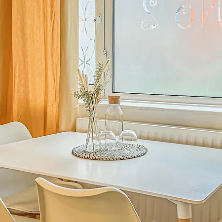 Apartment Stylish Bridge Hideaway *