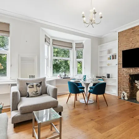 Spacious And Bright 1 Bedroom Flat