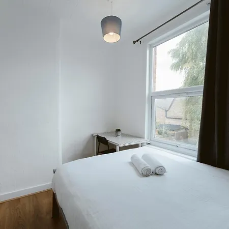Guest house Manor House Great To *