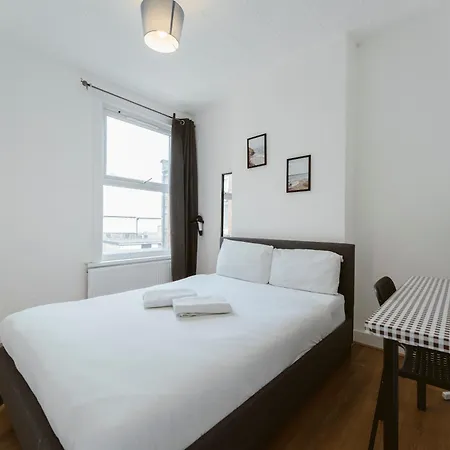 Manor House Great To * London