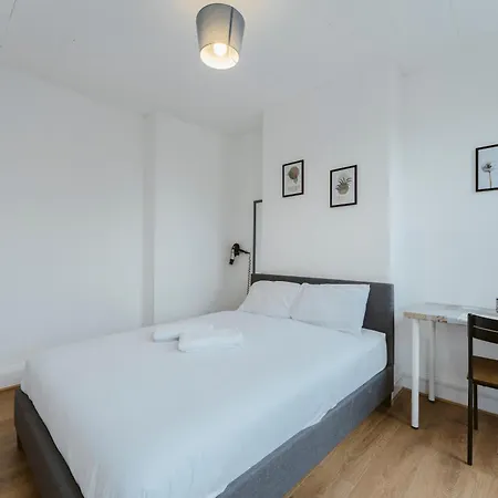 Manor House Great To Guest house London