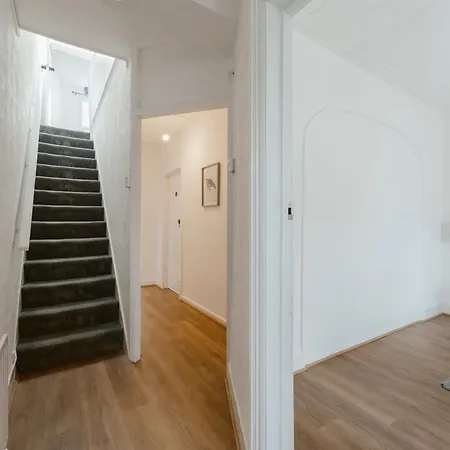 Manor House Great To Guest house London