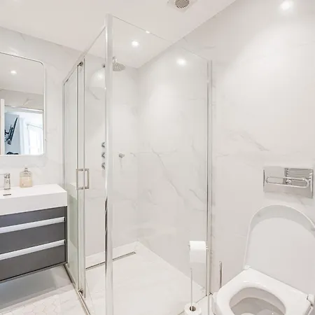 Stylish 3 Bedroom Flat In Little Venice