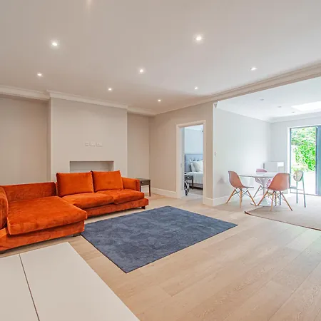 Stylish 3 Bedroom Flat In Little Venice London